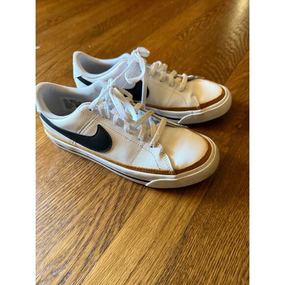 Nike Big Kids Court Legacy Size 3.5Y - Picture 1 of 9